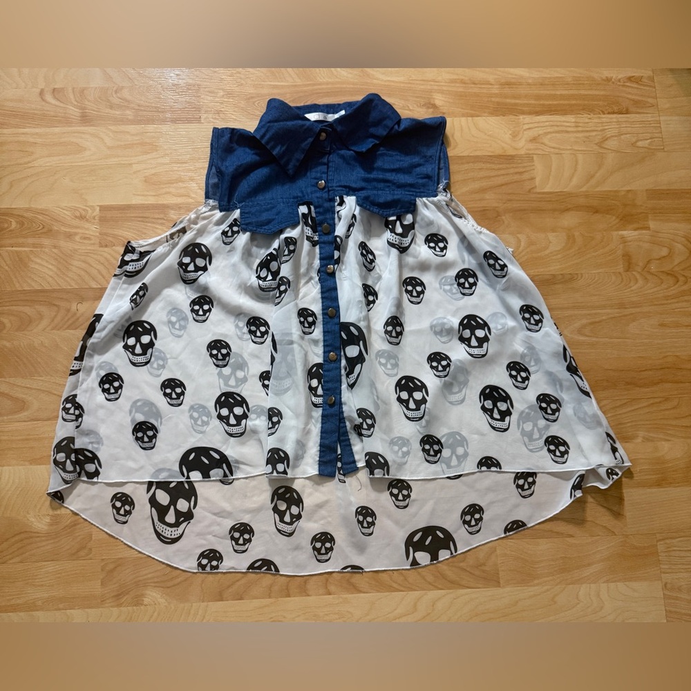 Cl O woman’s sleeveless sheer/denim skull shirt size 1X